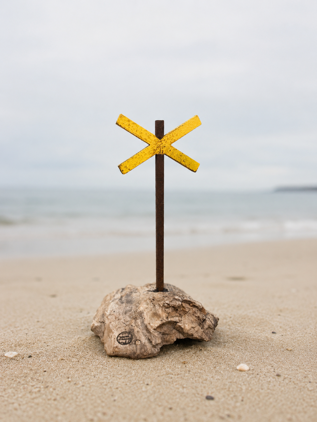 Driftwood Skulptur „Buhnenkreuz“ – Sylter Original mit Geschichte
