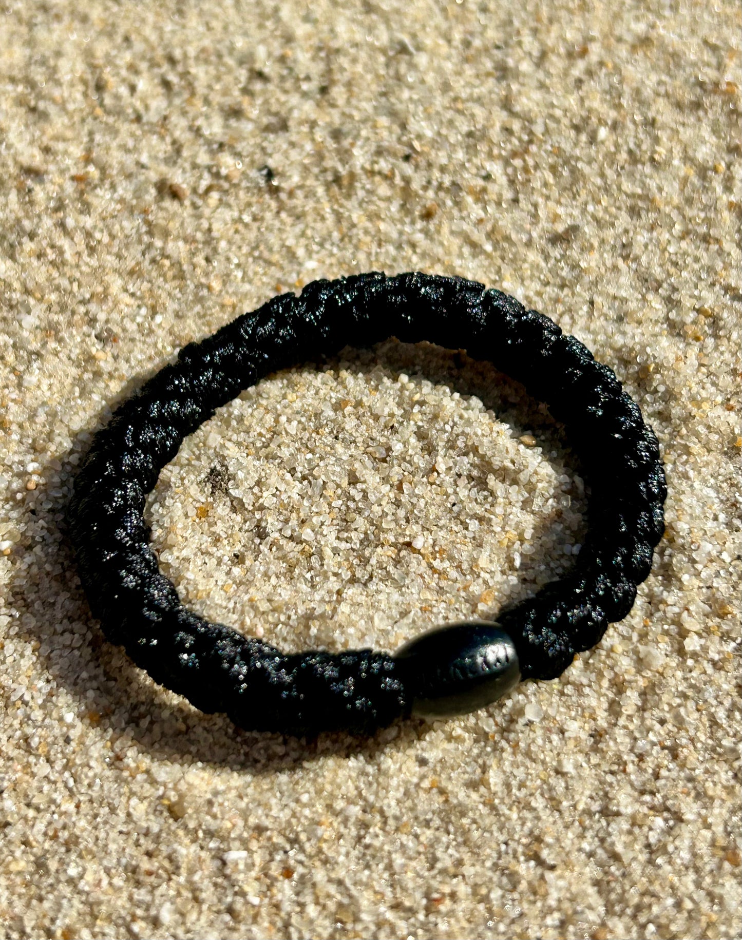 KKNEKKI Haar & Armbänder | BLACK & WHITE