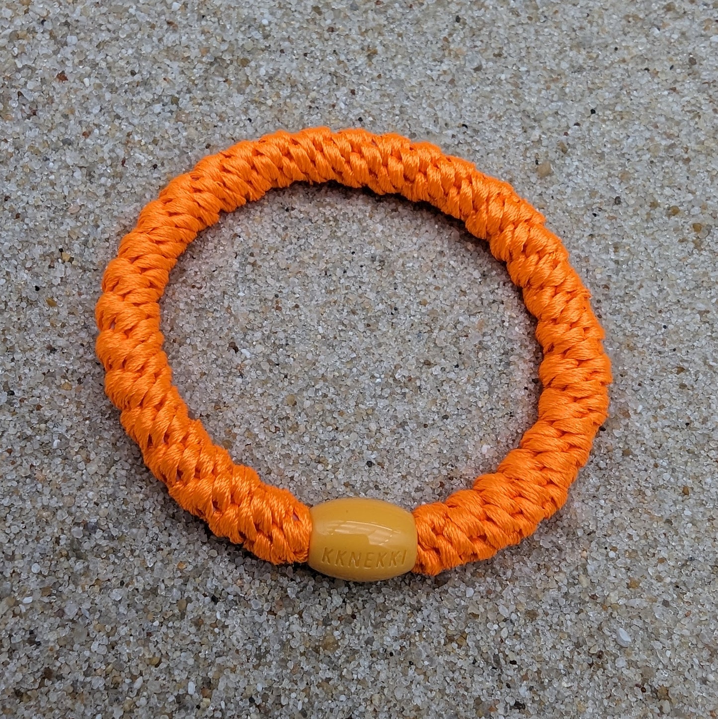 KKNEKKI Haar & Armbänder | Neon Clean