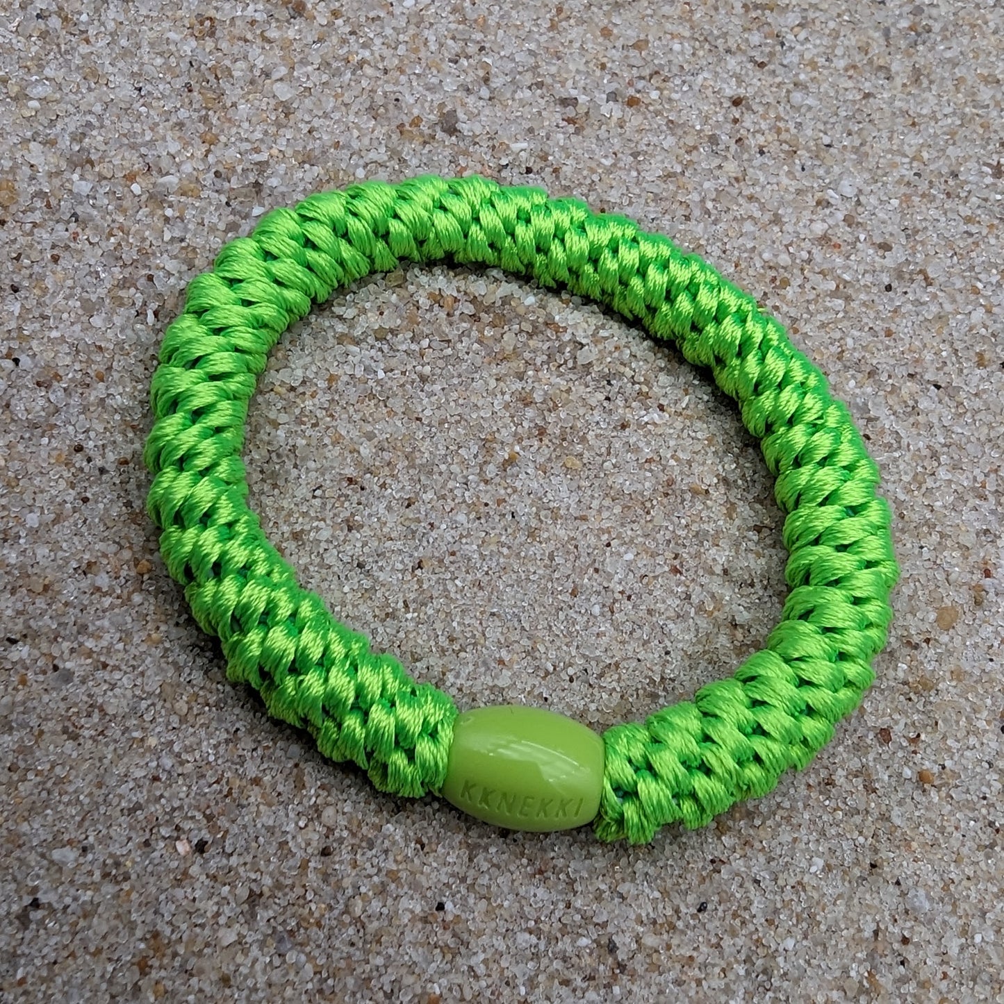 KKNEKKI Haar & Armbänder | Neon Clean