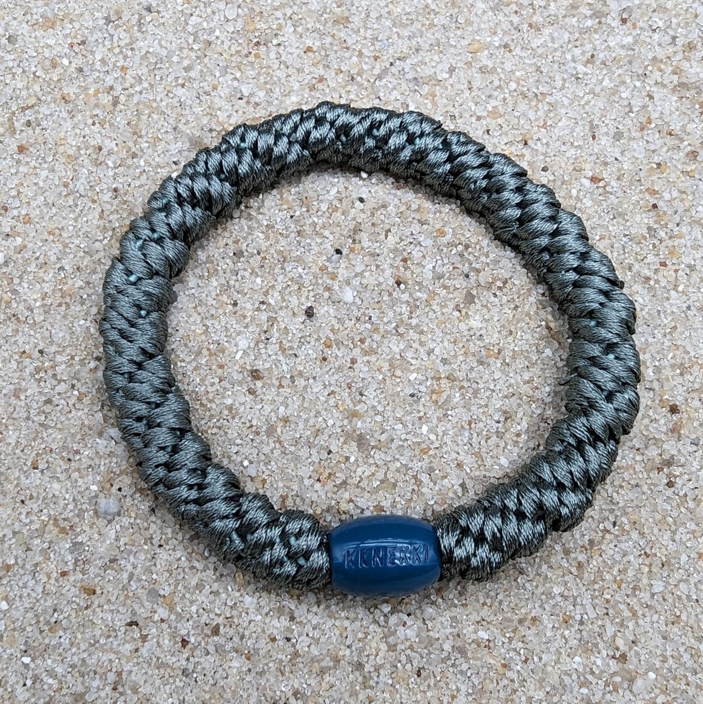 KKNEKKI Haar & Armbänder | Clean