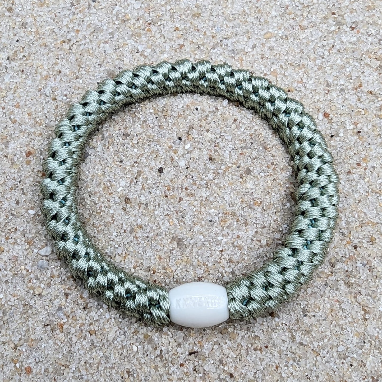 KKNEKKI Haar & Armbänder | Clean