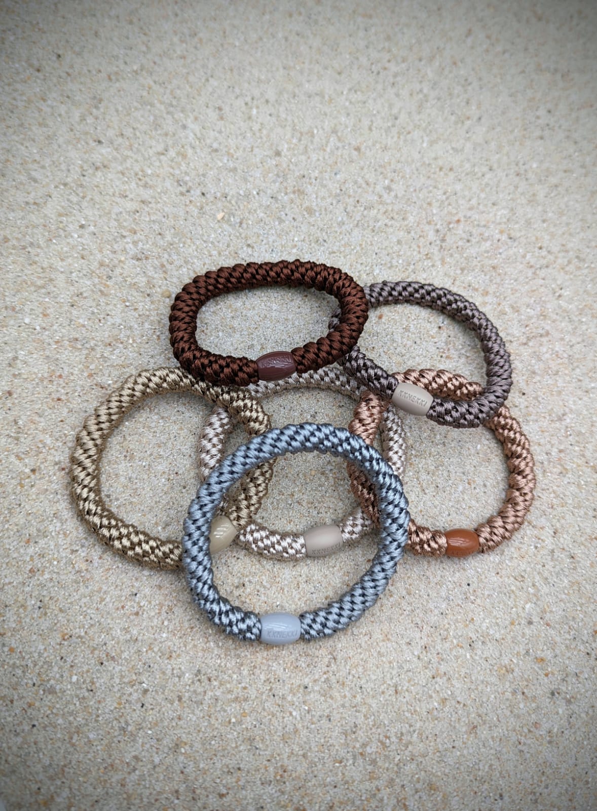 KKNEKKI Haar & Armbänder | Clean