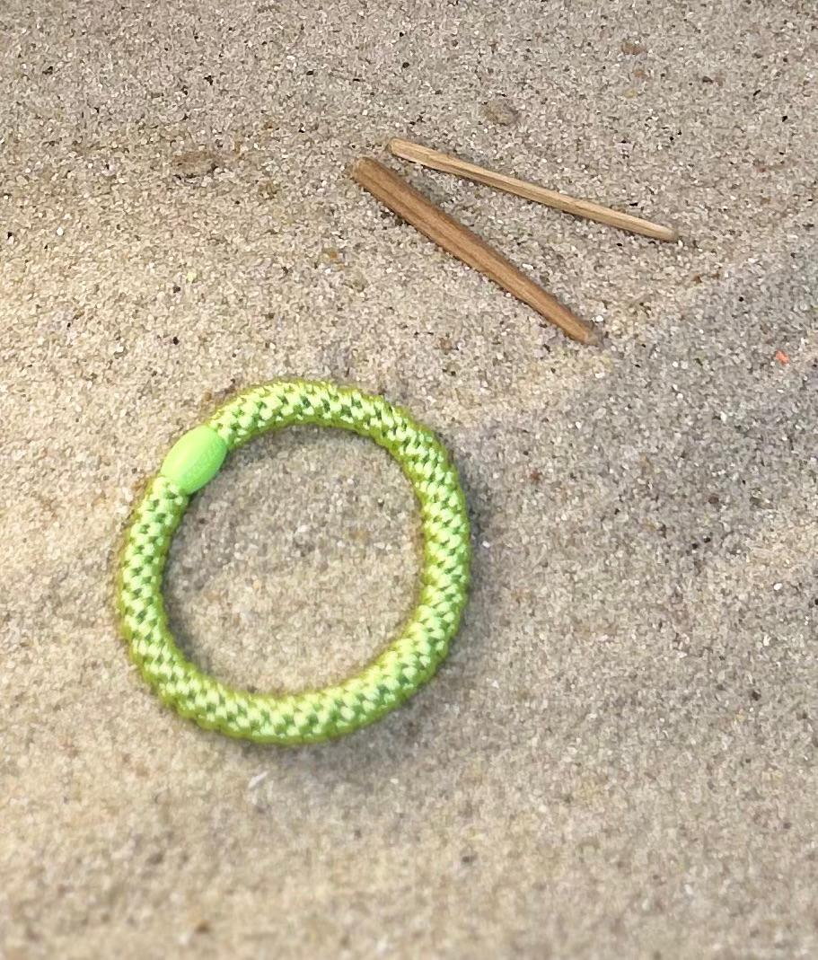 KKNEKKI Haar & Armbänder | Clean