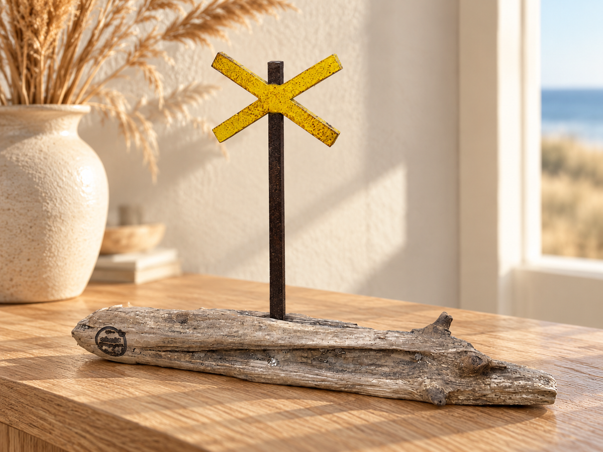 Driftwood Skulptur „Buhnenkreuz“ – Sylter Original mit Geschichte
