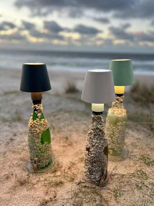 🌊 Barnacles Ocean Lamp – eine Weinflasche vom Meeresgrund, neu geboren als maritimes Kunstwerk