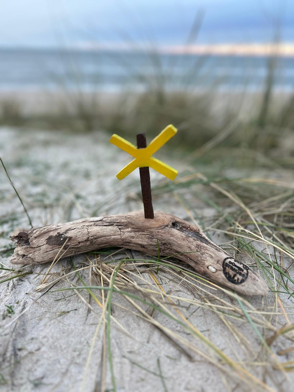 Mini Driftwood Skulptur „Buhnenkreuz“ – klein, aber voller Küstencharme