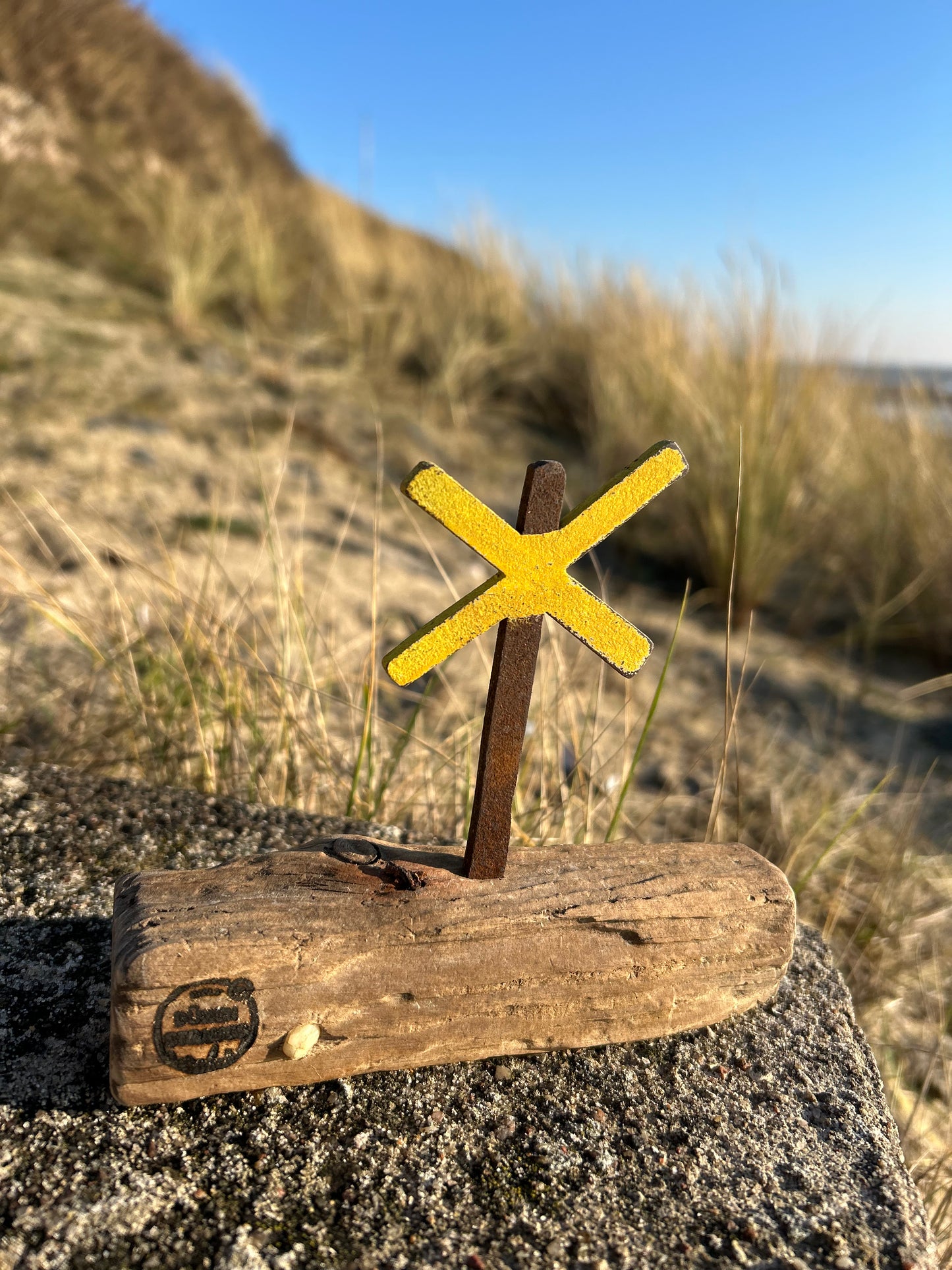 Mini Driftwood Skulptur „Buhnenkreuz“ – klein, aber voller Küstencharme