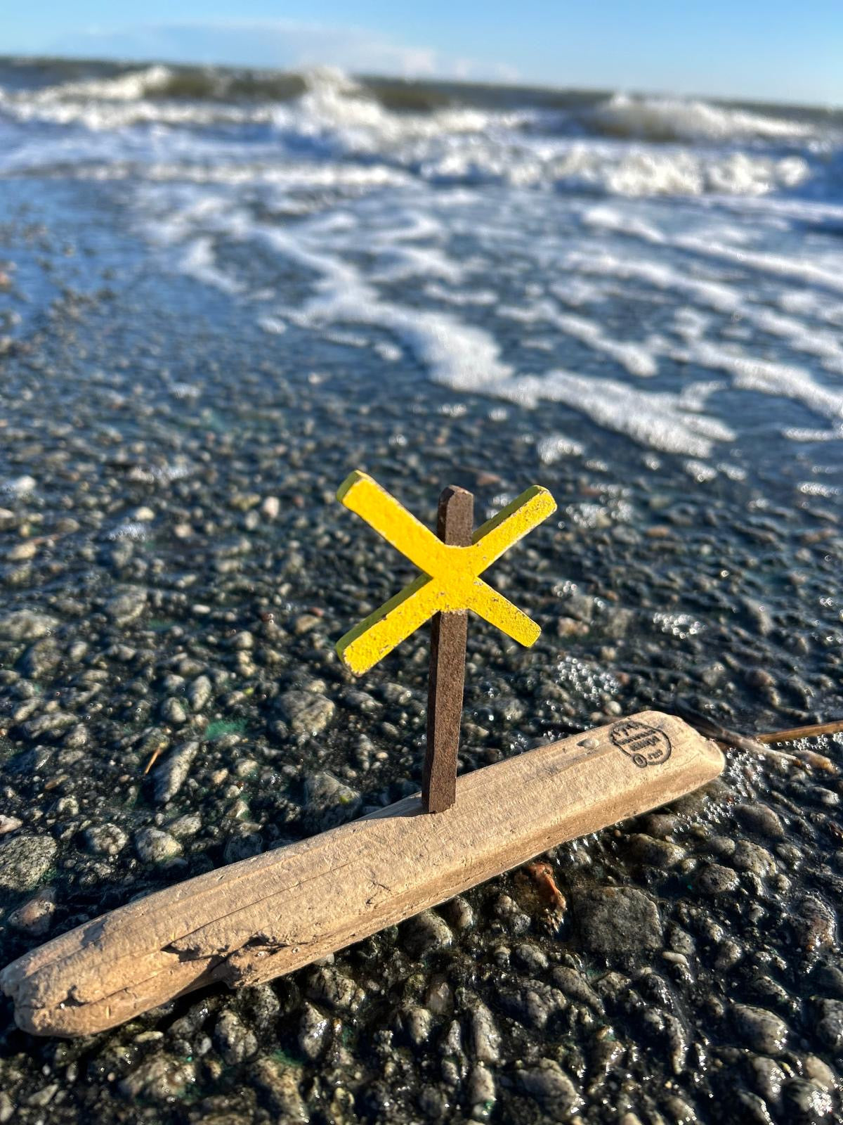 Mini Driftwood Skulptur „Buhnenkreuz“ – klein, aber voller Küstencharme