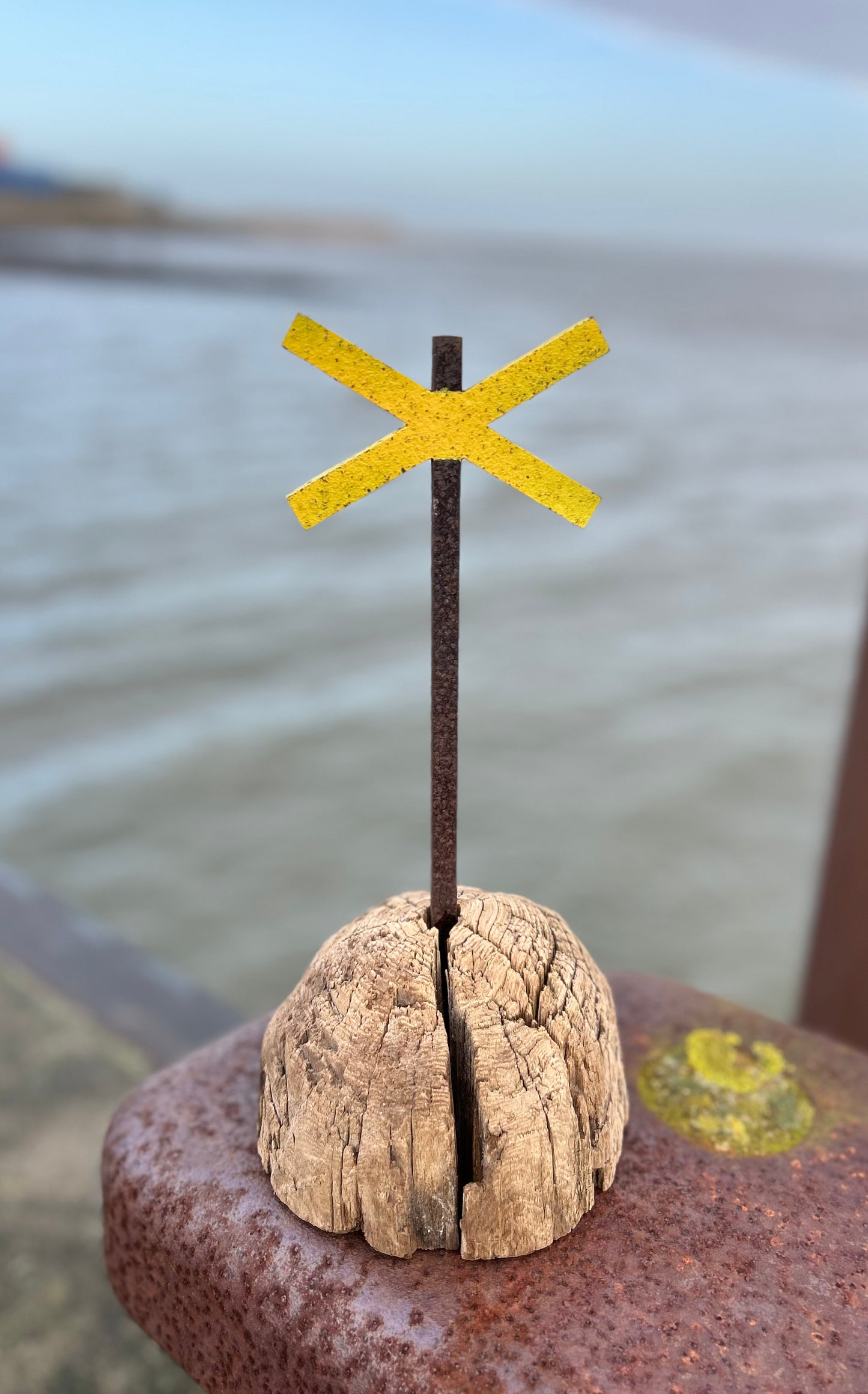 Driftwood Skulptur „Buhnenkreuz“ – Sylter Original mit Geschichte