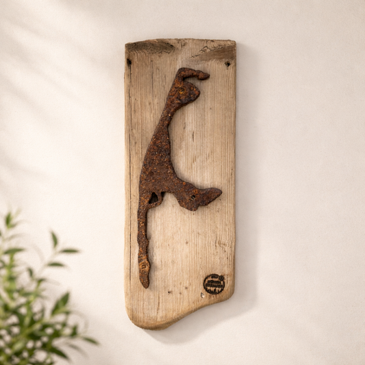 Driftwood Schilder mit "Barnacles"
