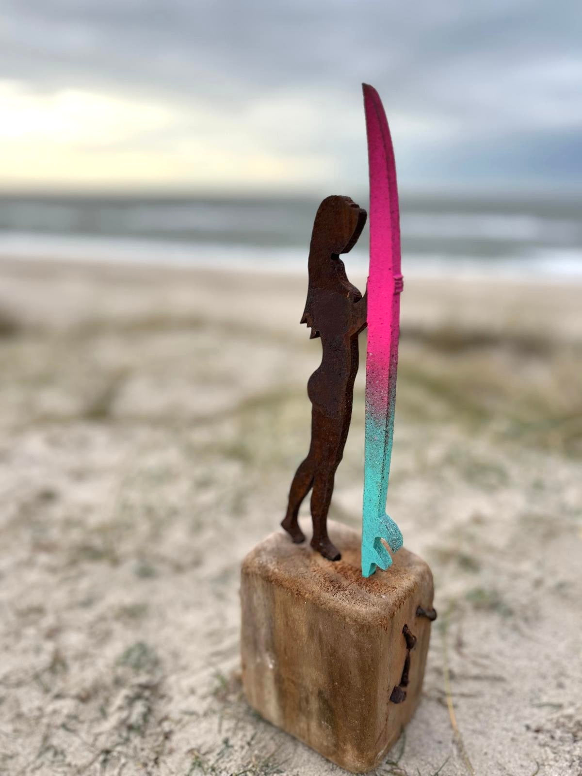 🏄 Driftwood Skulptur „Surfer“ – Wellen, Wind & Freiheit