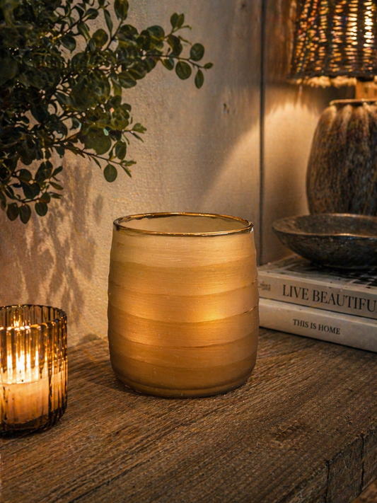 Kaheku Vase Friest · Amber