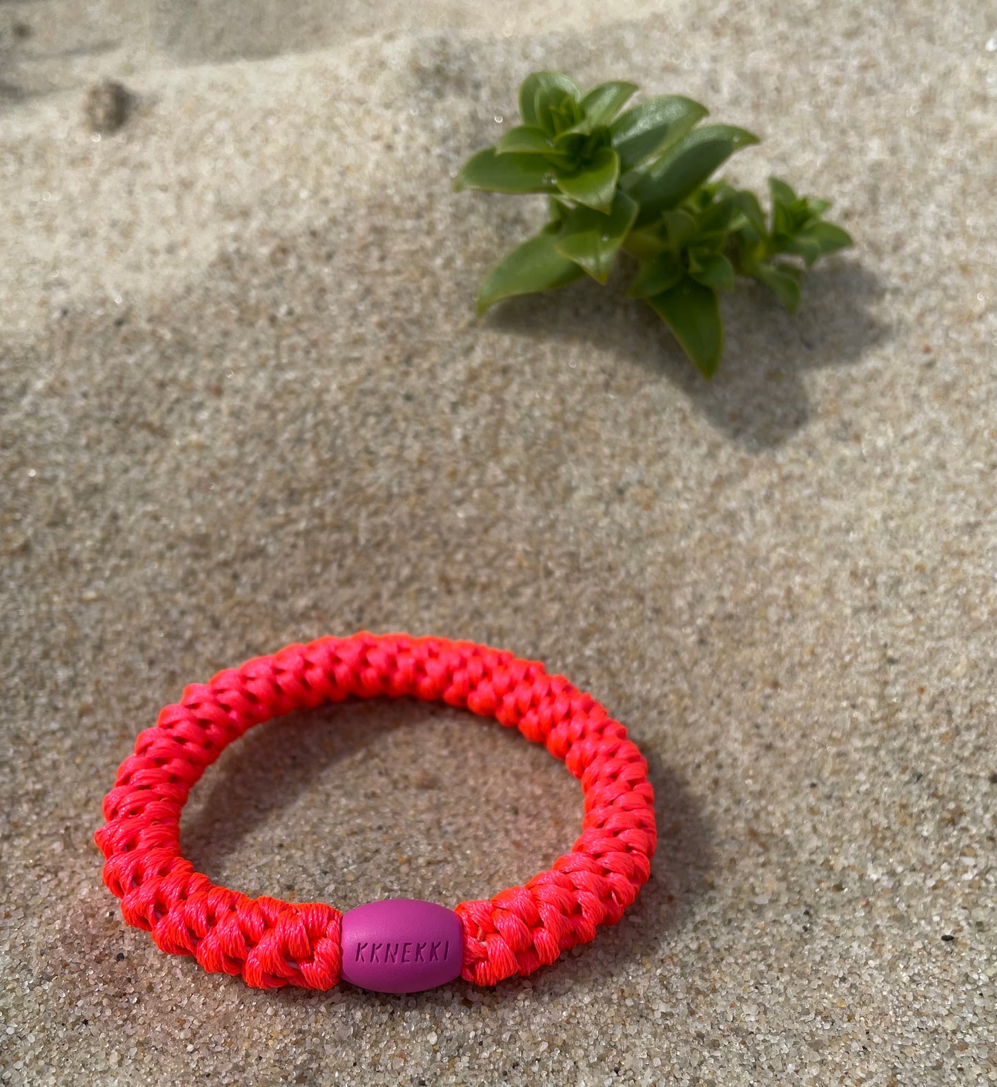 KKNEKKI  Haar & Armbänder | Neon Clean
